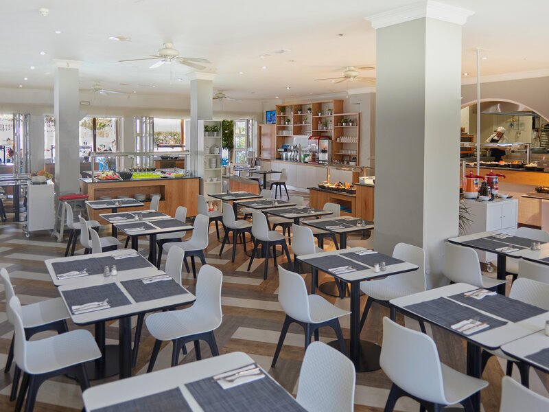 Coral Compostela Beach Golf 32