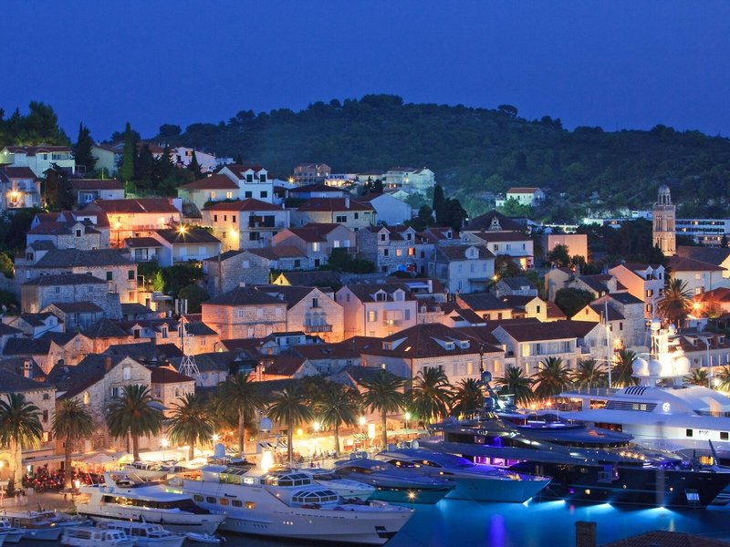 Riva Yacht Harbour 7