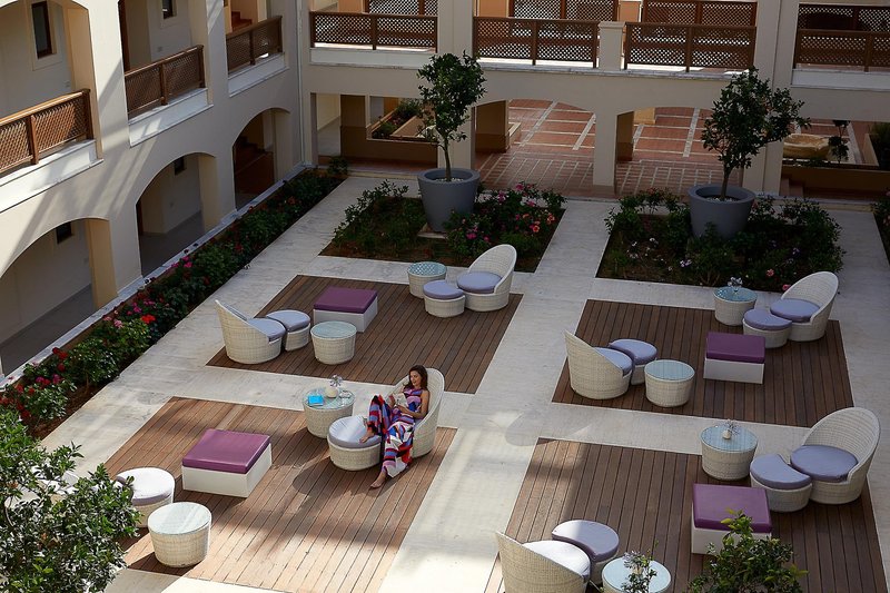 Minoa Palace Resort 12