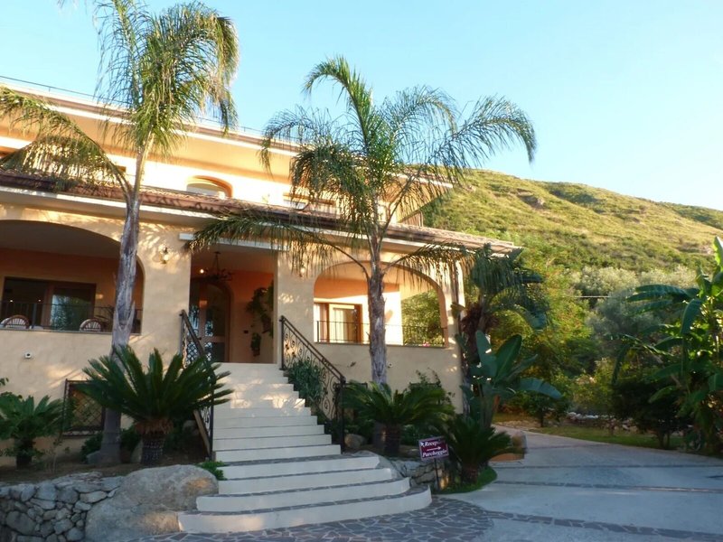 Cannamele Resort 1