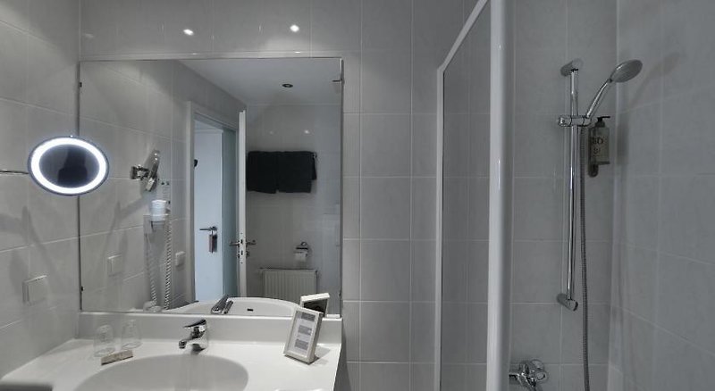 Hotel B!RGIT Berlin Mitte 4 - Bathroom Example