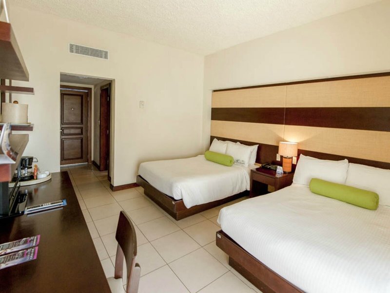 Villas Sol Hotel & Beach Resort 31