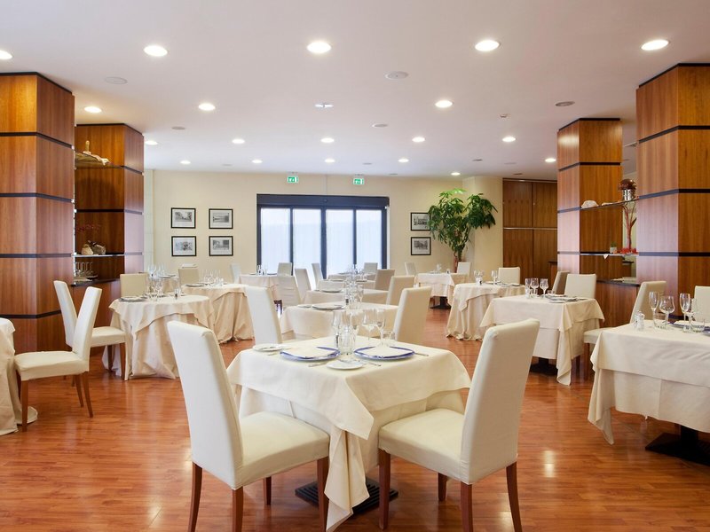 Holiday Inn Cagliari 12