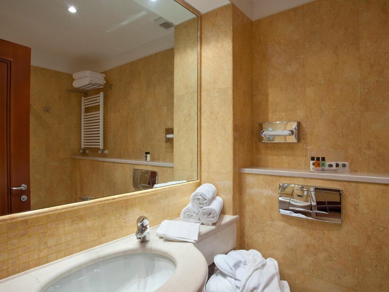 Holiday Inn Cagliari 25