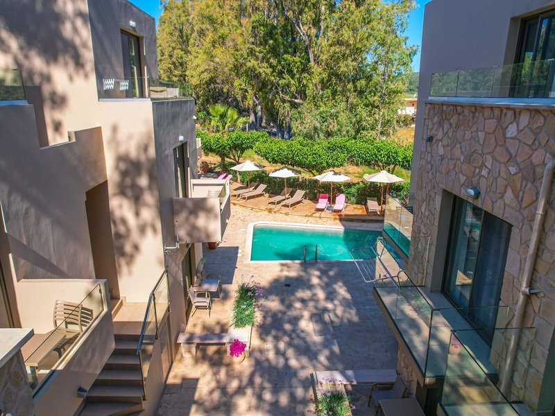 Paradise Apartments 2