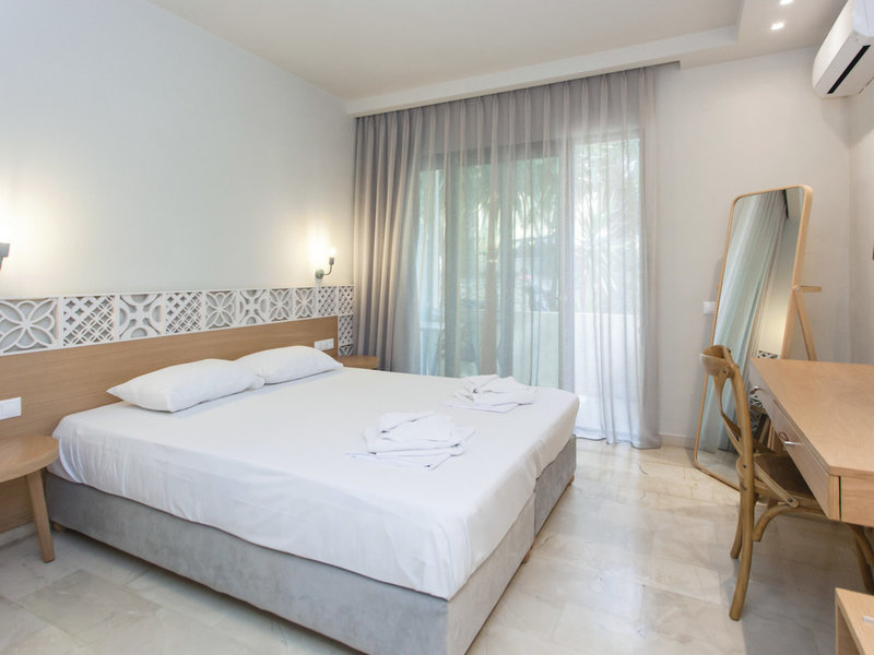 Paradise Apartments 14