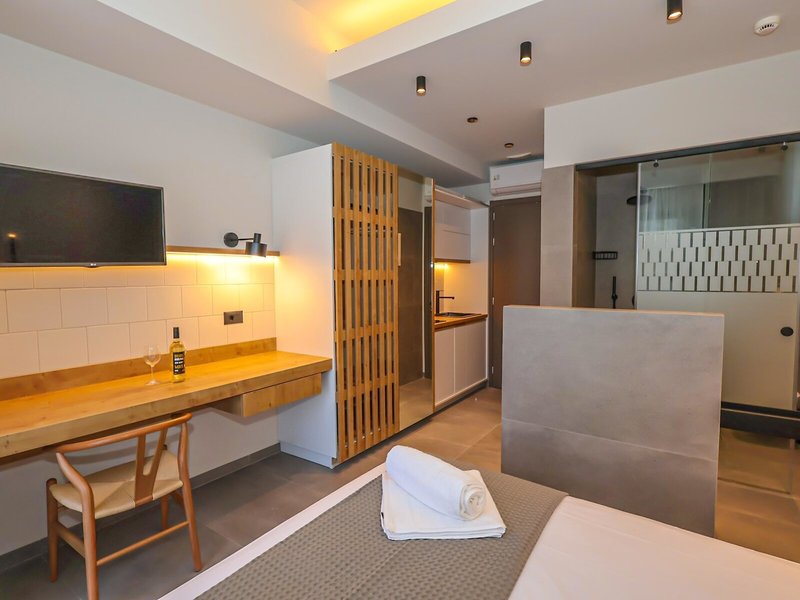 Paradise Apartments 18