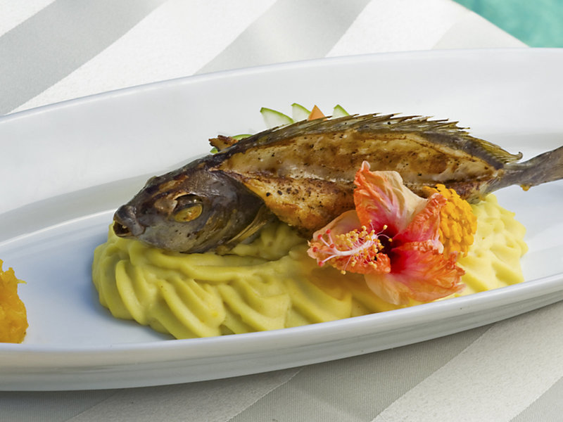 Castello Beach Hotel 44