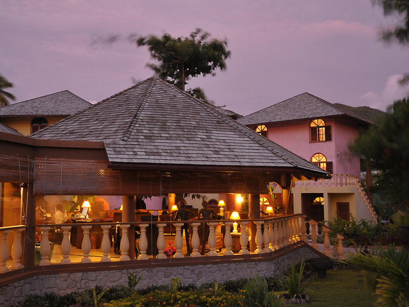 Castello Beach Hotel 4