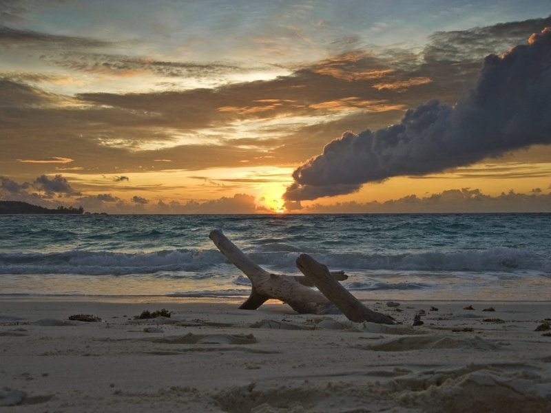 Castello Beach Hotel 8