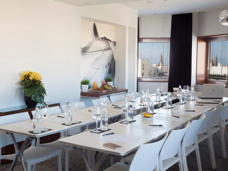 UR Palacio Avenida 13