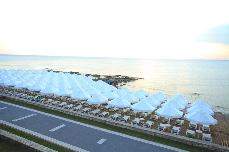 Can Garden Beach 10