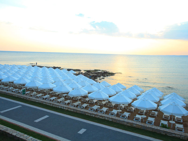 Can Garden Beach 8