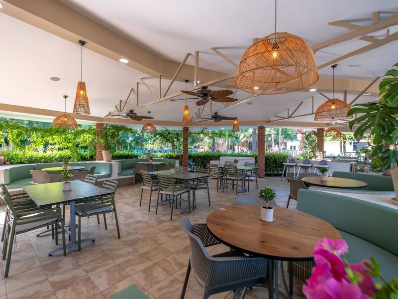 Can Garden Beach 18