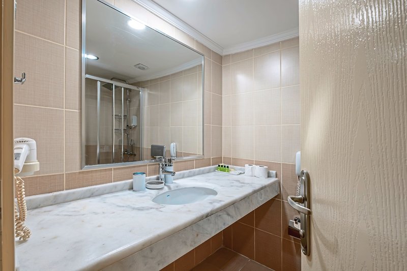 Can Garden Beach 8 - Bathroom Example