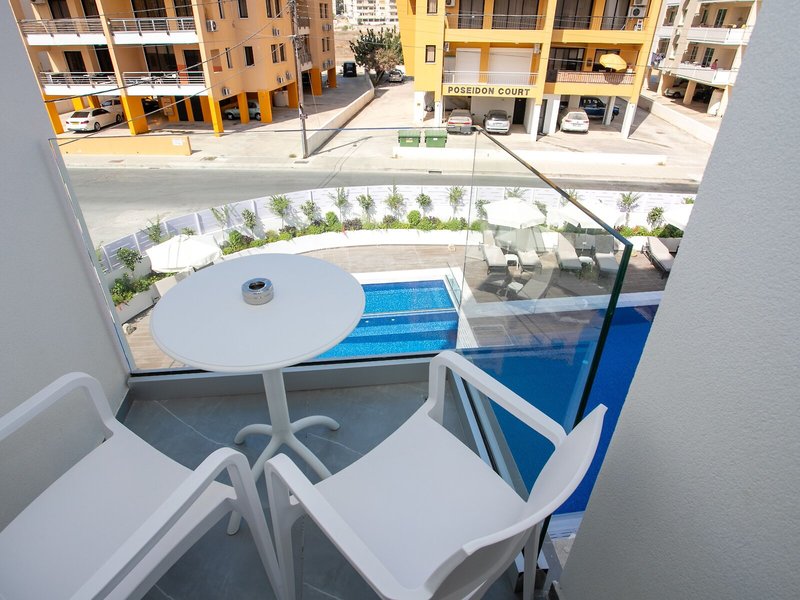 Larco Hotel & Apartment 9 - Outdoor Pool