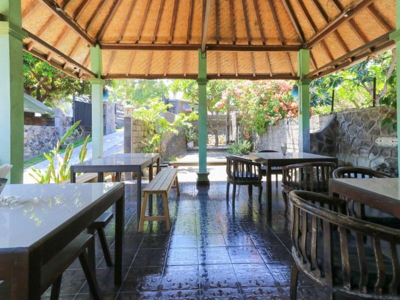 Hotel Tara Bar & Resto Air Sanih 13