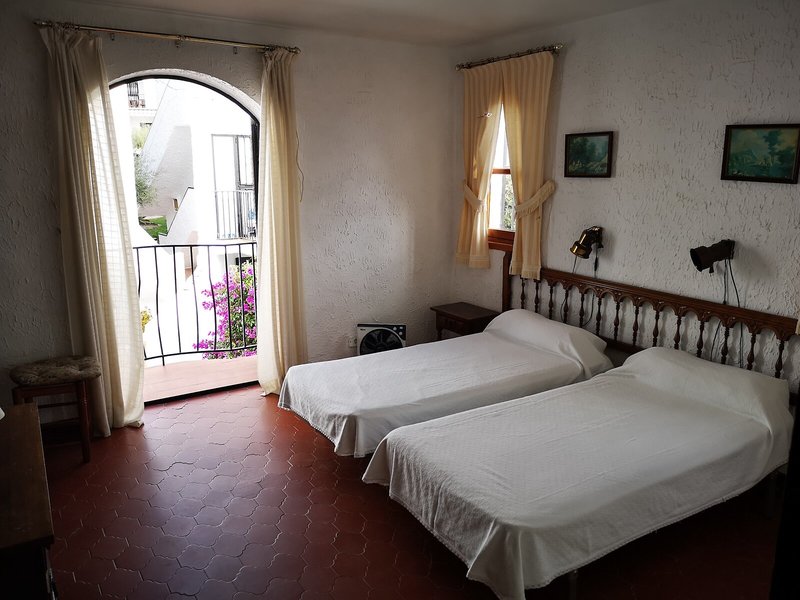 El Capistrano Village 8