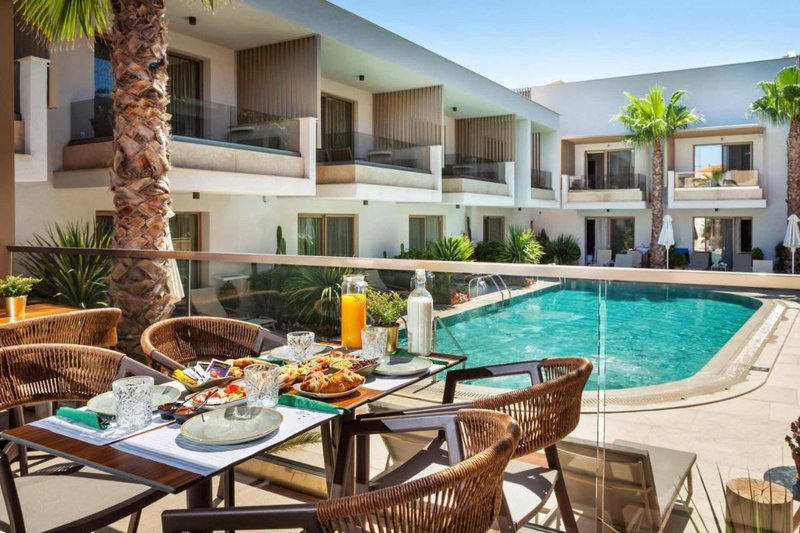 Pefki Deluxe Residences 2