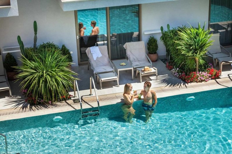 Pefki Deluxe Residences 5