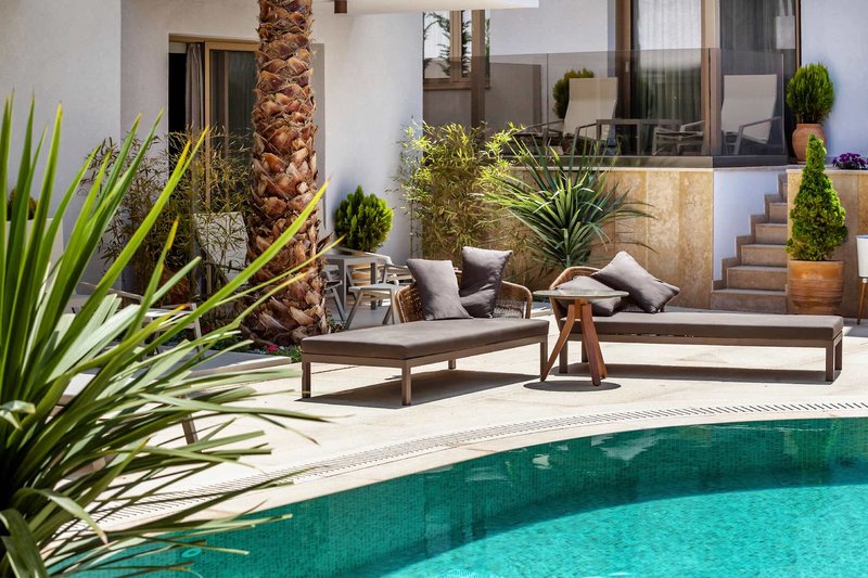 Pefki Deluxe Residences 24