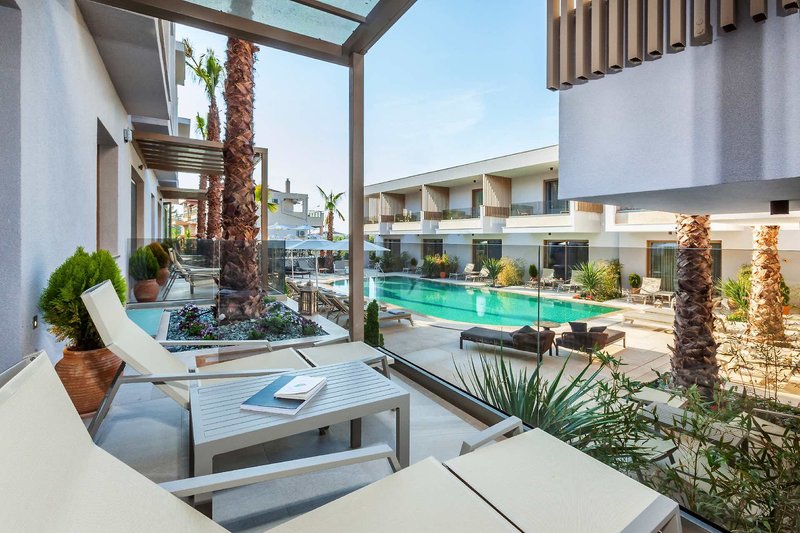 Pefki Deluxe Residences 25