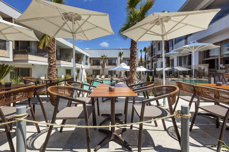 Pefki Deluxe Residences 12