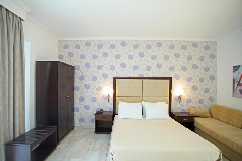 Naias Beach Hotel 11