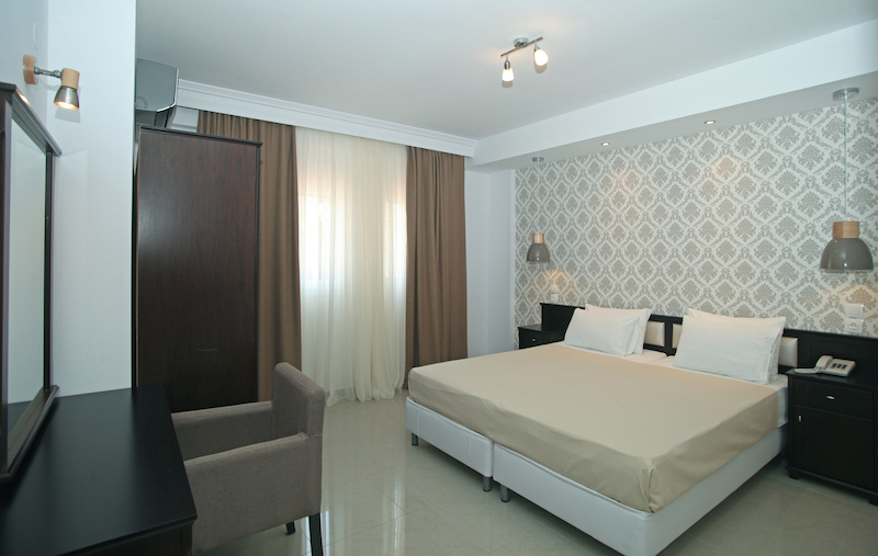 Naias Beach Hotel 6