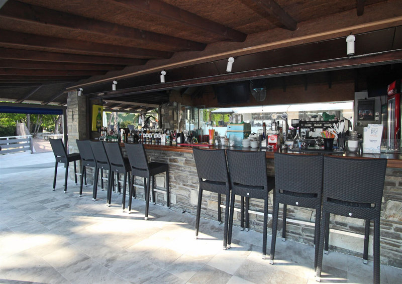 Naias Beach Hotel 10