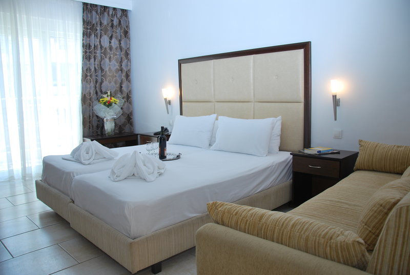 Naias Beach Hotel 11
