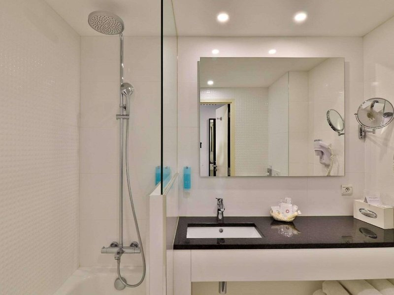 Best Western Plus Cannes Riviera 43