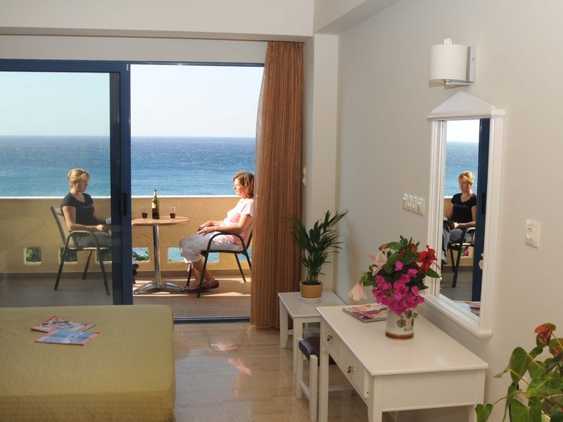 Horizon Beach Hotel 35