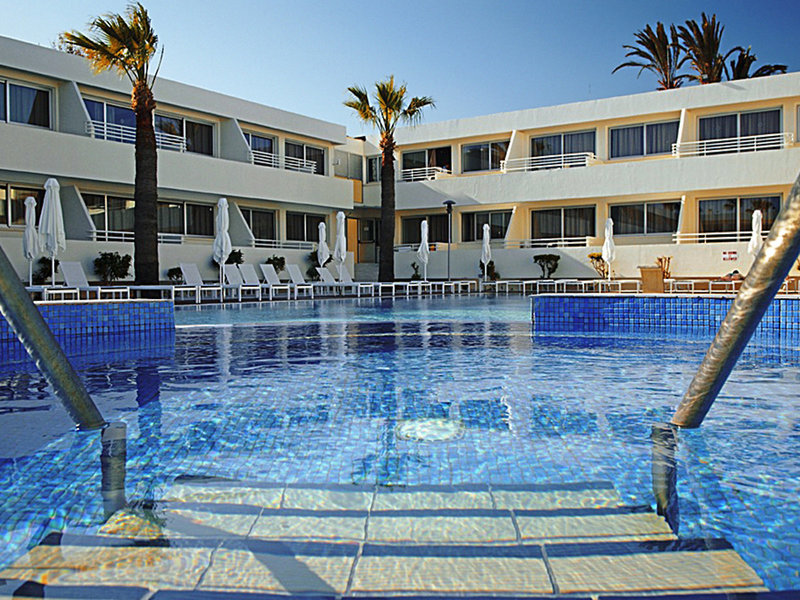 Melpo Antia Luxury Apartments & Suites 4 - Outdoor Pool