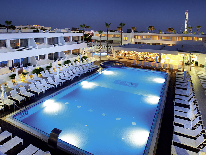 Melpo Antia Luxury Apartments & Suites 9 - Outdoor Pool