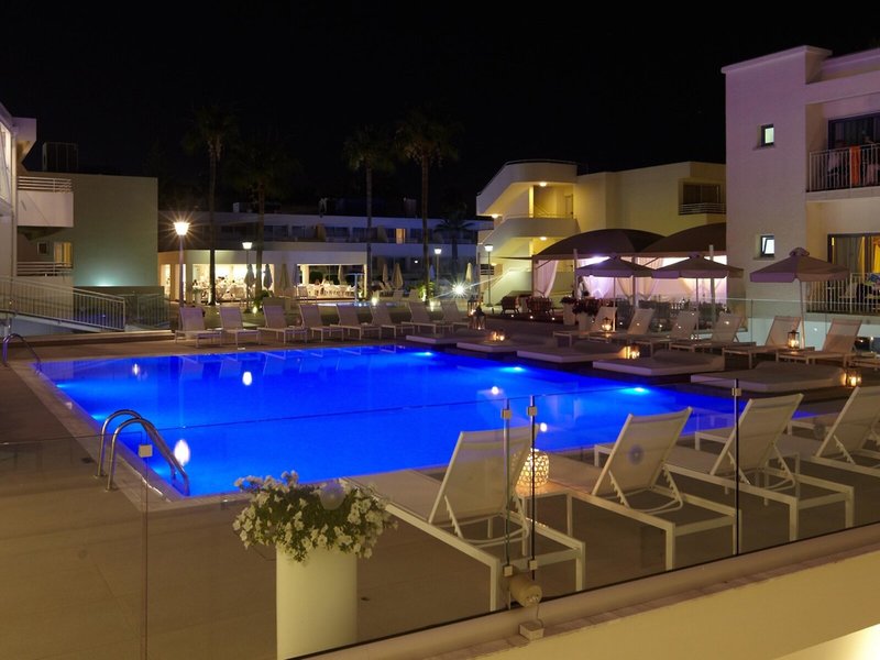 Melpo Antia Luxury Apartments & Suites 23 - Outdoor Pool
