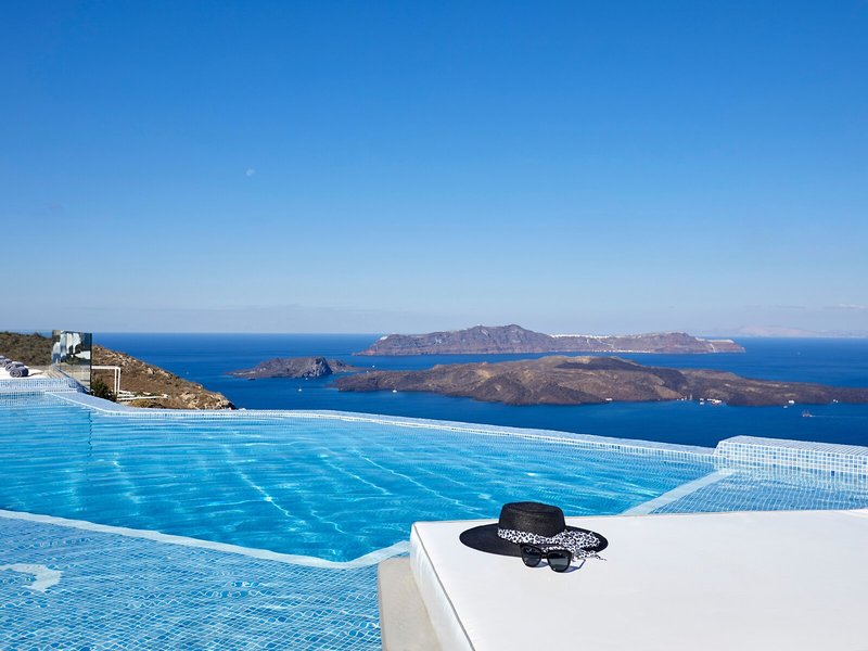 Suites of the Gods 18