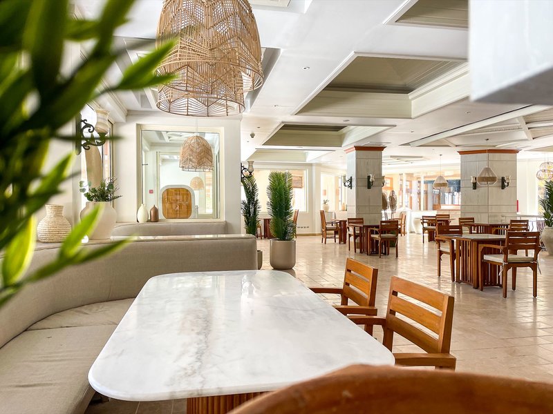 The Breakers Diving & Surfing Lodge 9