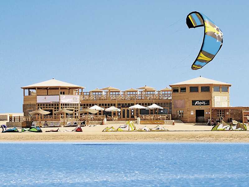 The Breakers Diving & Surfing Lodge 12 - Beach