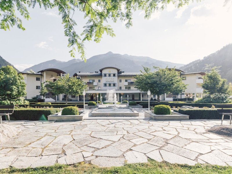 Alpenpalace Luxury Hideaway & Spa Retreat 2