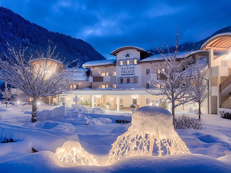 Alpenpalace Luxury Hideaway & Spa Retreat 8