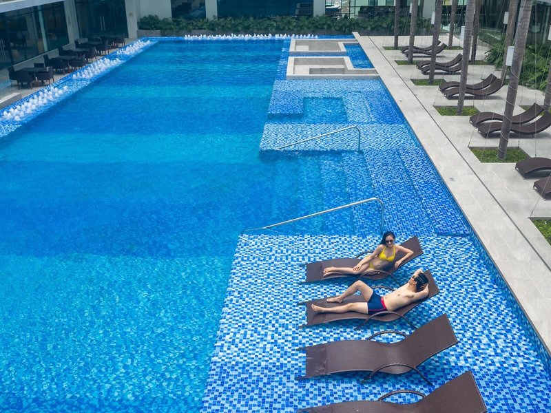 Holiday Inn & Suites Saigon Airport 6