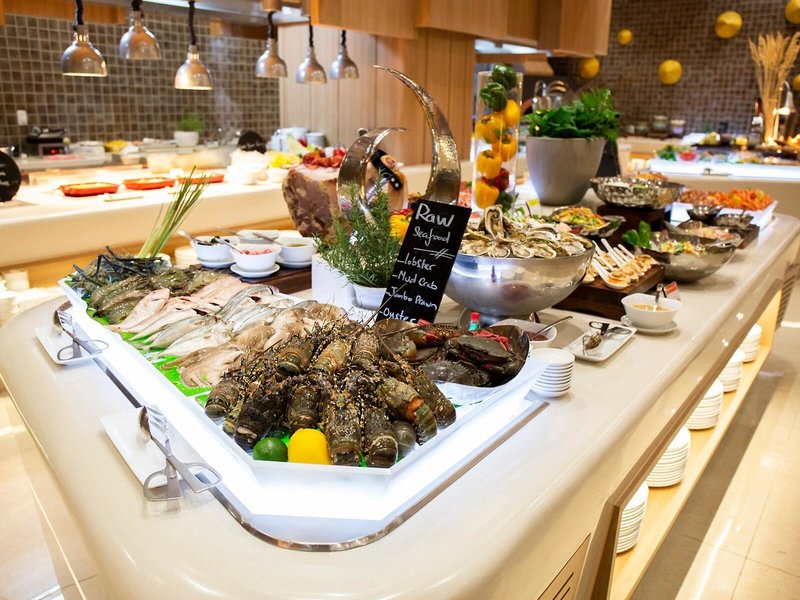 Holiday Inn & Suites Saigon Airport 7