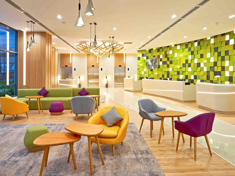 Holiday Inn & Suites Saigon Airport 14