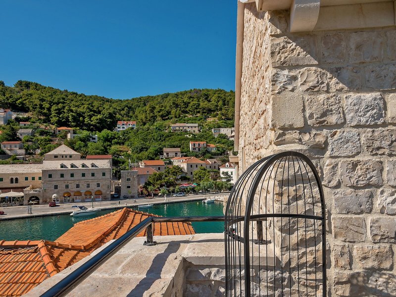 Puteus Palace 49