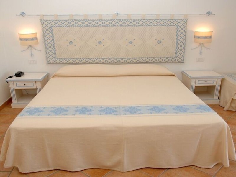 Costa Caddu 5