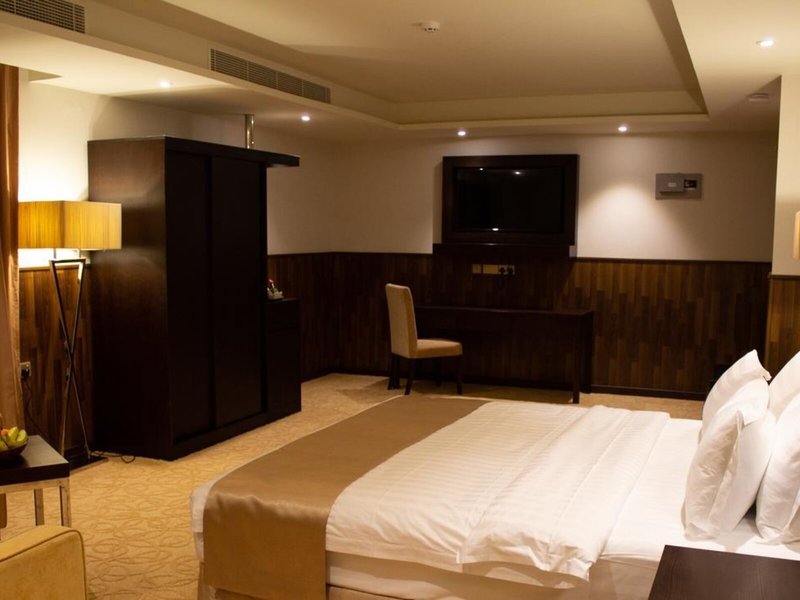 The Secure Inn Hotel 23