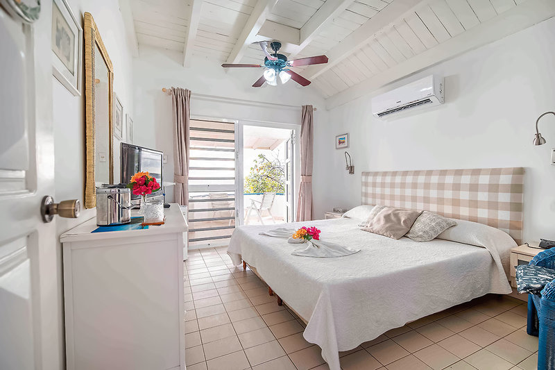 Captain Don's Habitat 37