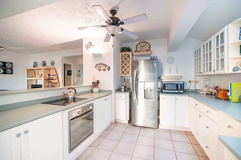 Captain Don's Habitat 48