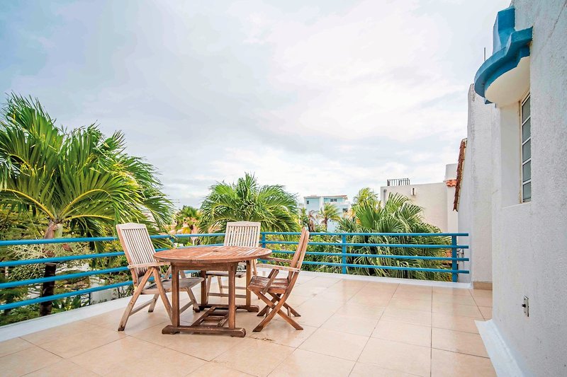 Captain Don's Habitat 49